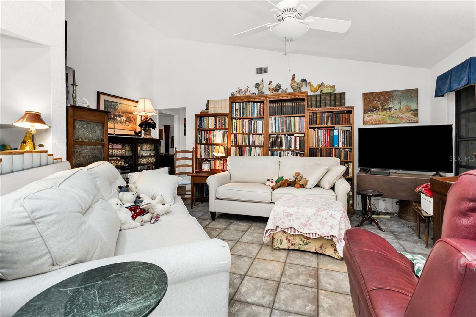 FAMILY ROOM FAMILY ROOM