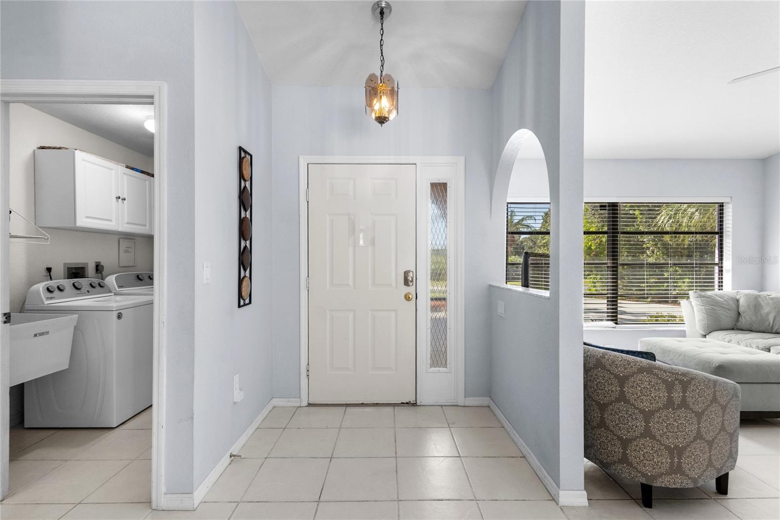 Enter in to the house. Enter in to the house.