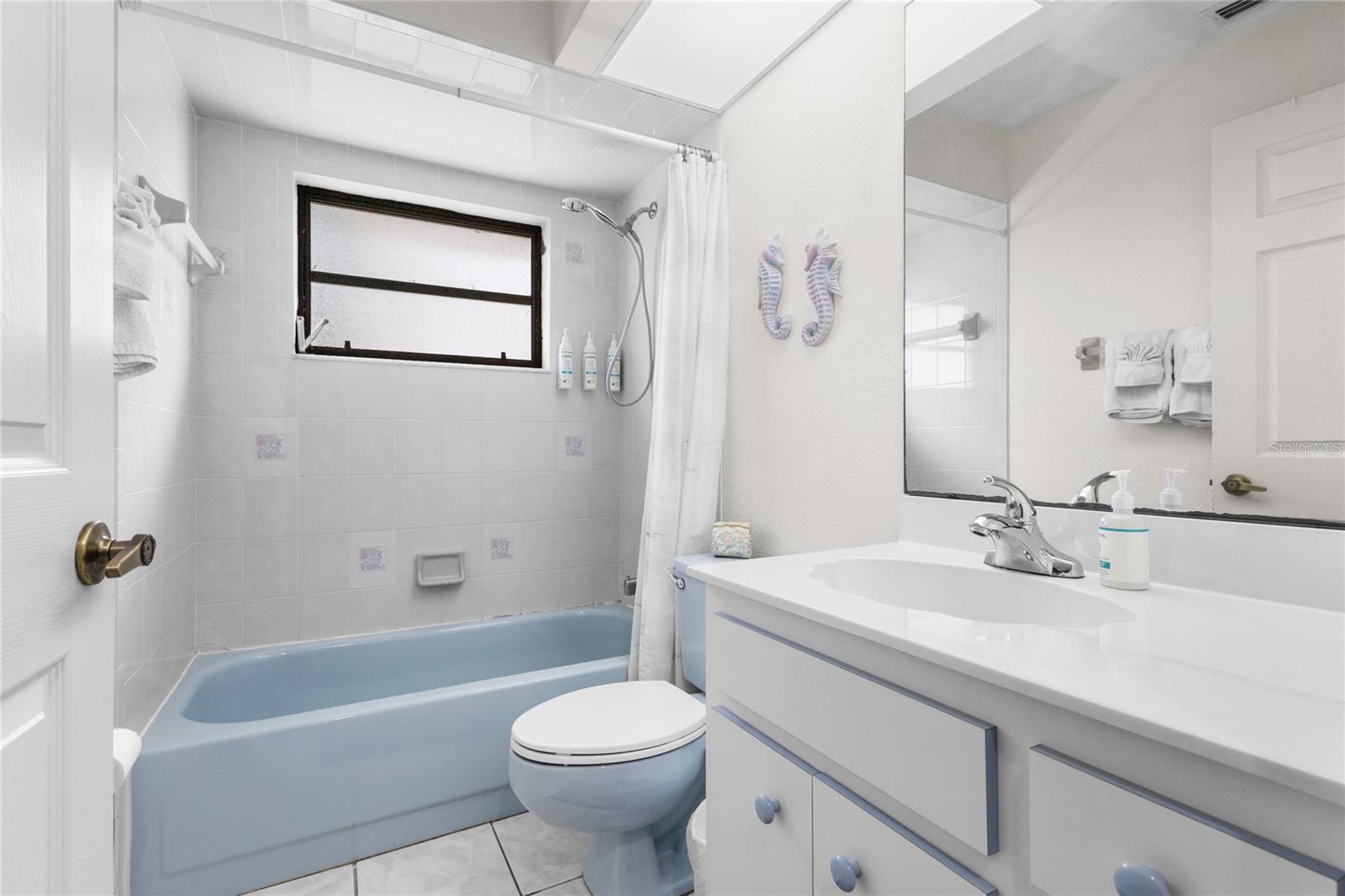 2nd Bathroom.