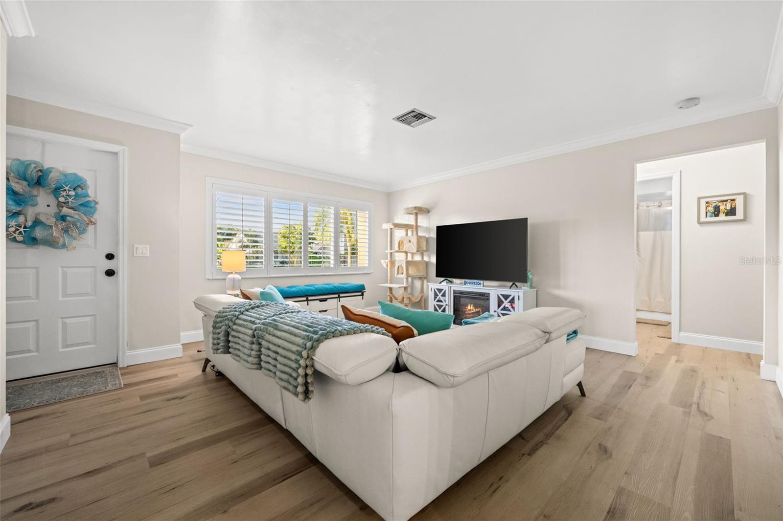 Easy entry. Easy to settle in this move-in ready home.