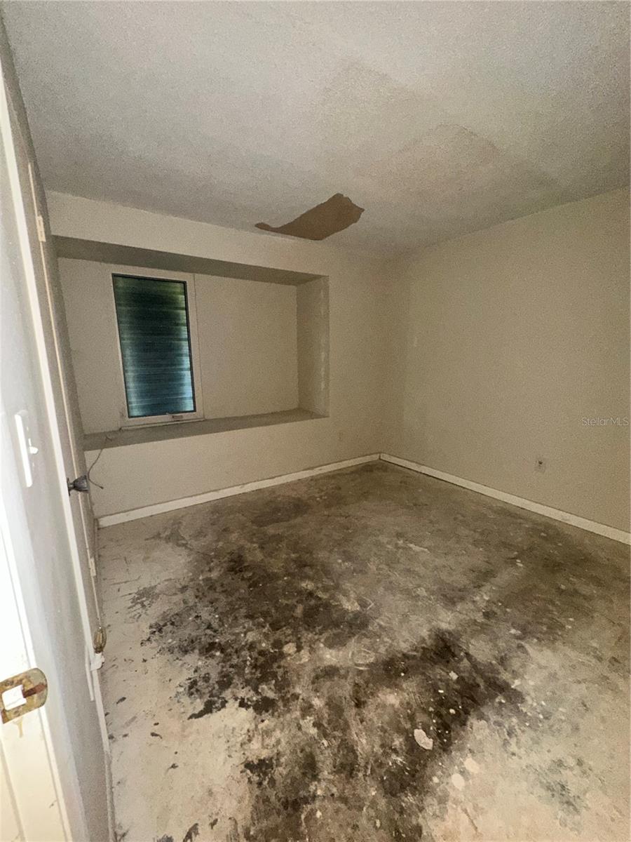 2nd bedroom