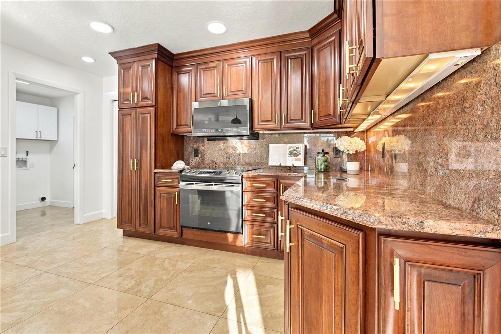 511 BONITO AVENUE, Nokomis, FL 34275
