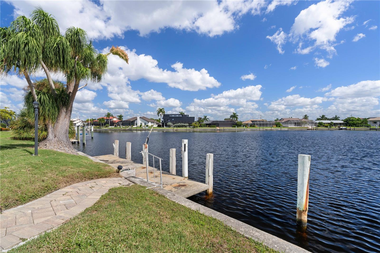 140 BAYSHORE COURT, Punta Gorda, FL 33950