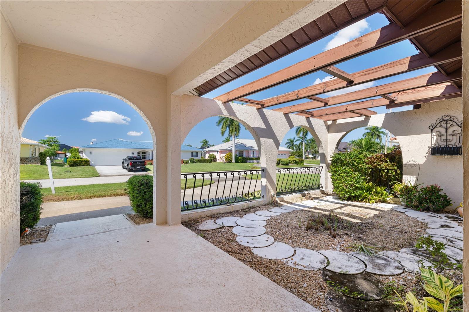 140 BAYSHORE COURT, Punta Gorda, FL 33950