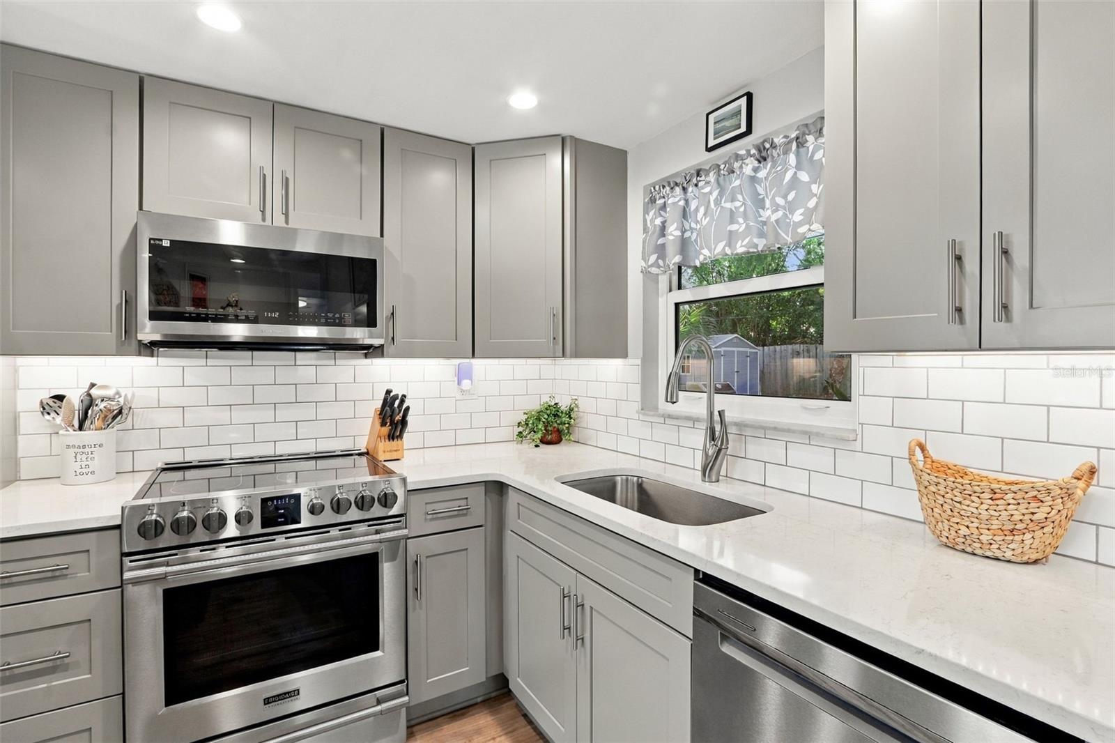 945 HORIZON ROAD, Venice, FL 34293