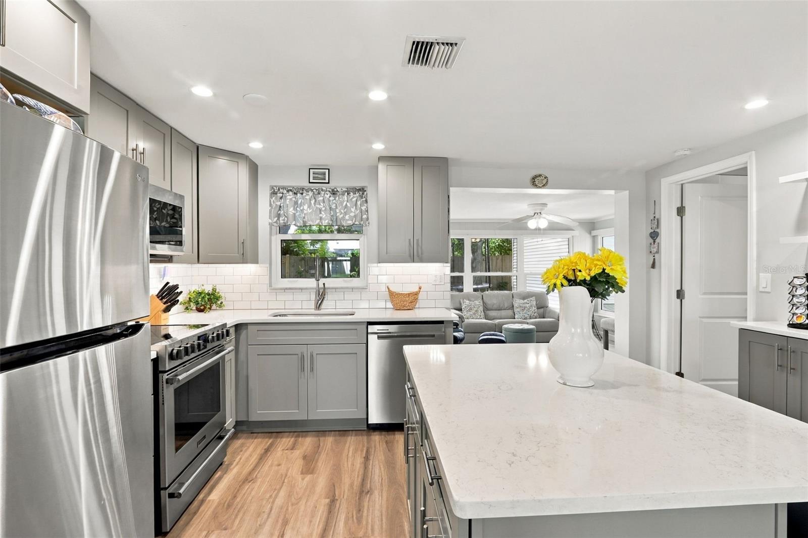945 HORIZON ROAD, Venice, FL 34293