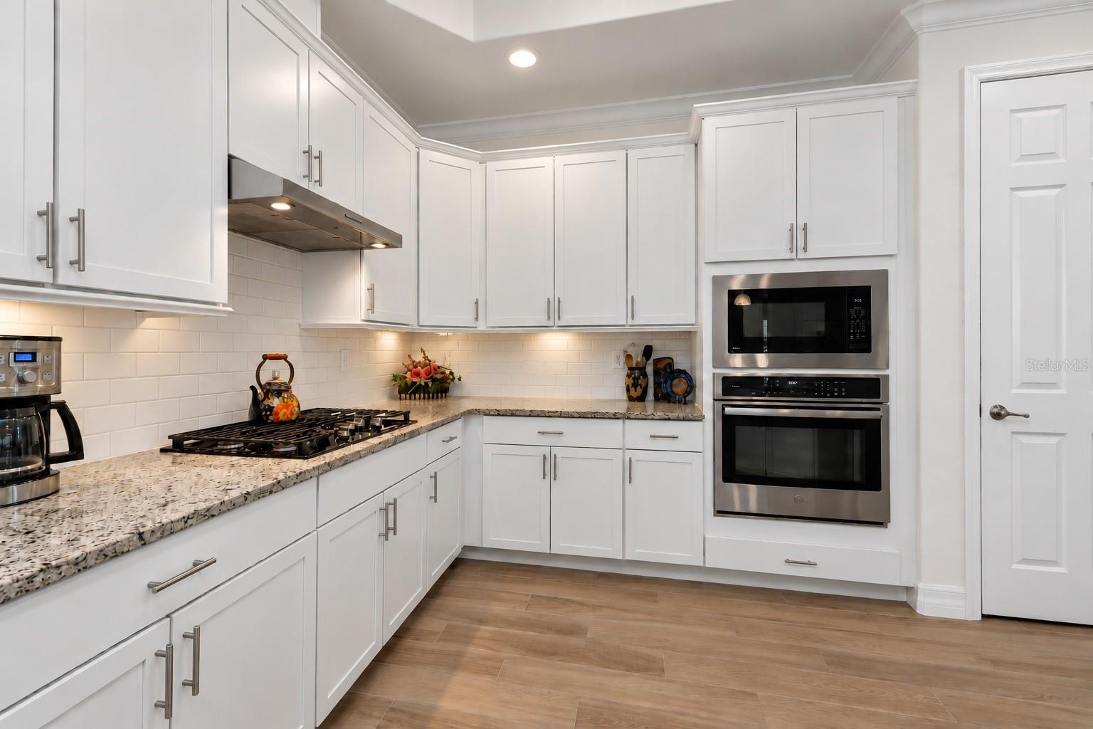 16422 HILLSIDE CIRCLE, Bradenton, FL 34202