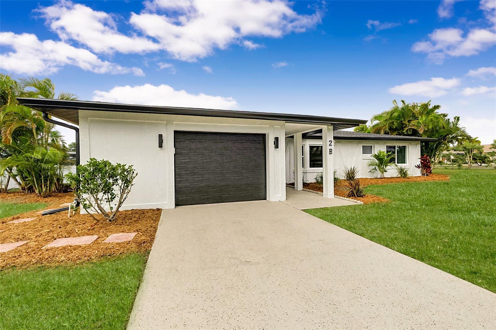 28 GOLFVIEW ROAD, Rotonda West, FL 33947