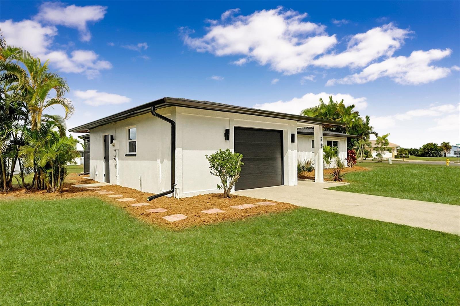 28 GOLFVIEW ROAD, Rotonda West, FL 33947
