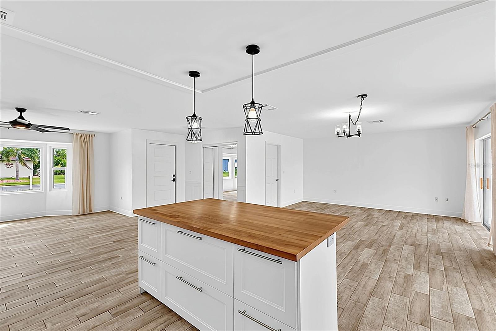 28 GOLFVIEW ROAD, Rotonda West, FL 33947
