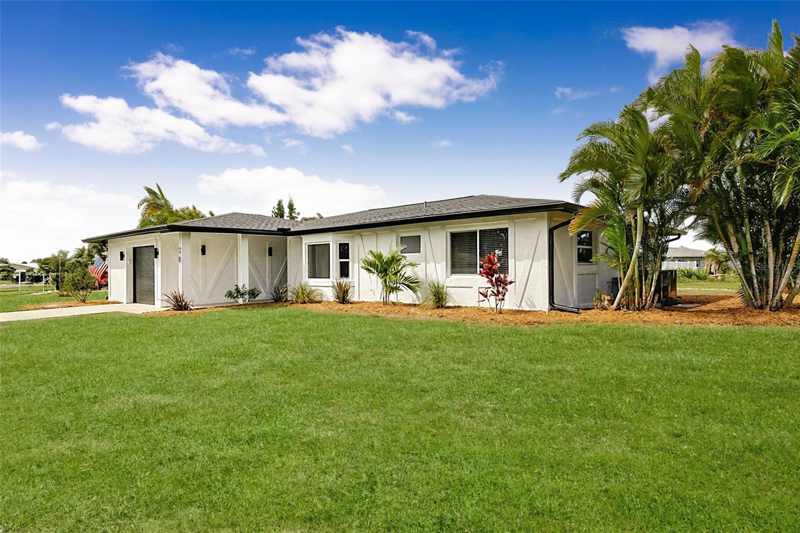 28 GOLFVIEW ROAD, Rotonda West, FL 33947