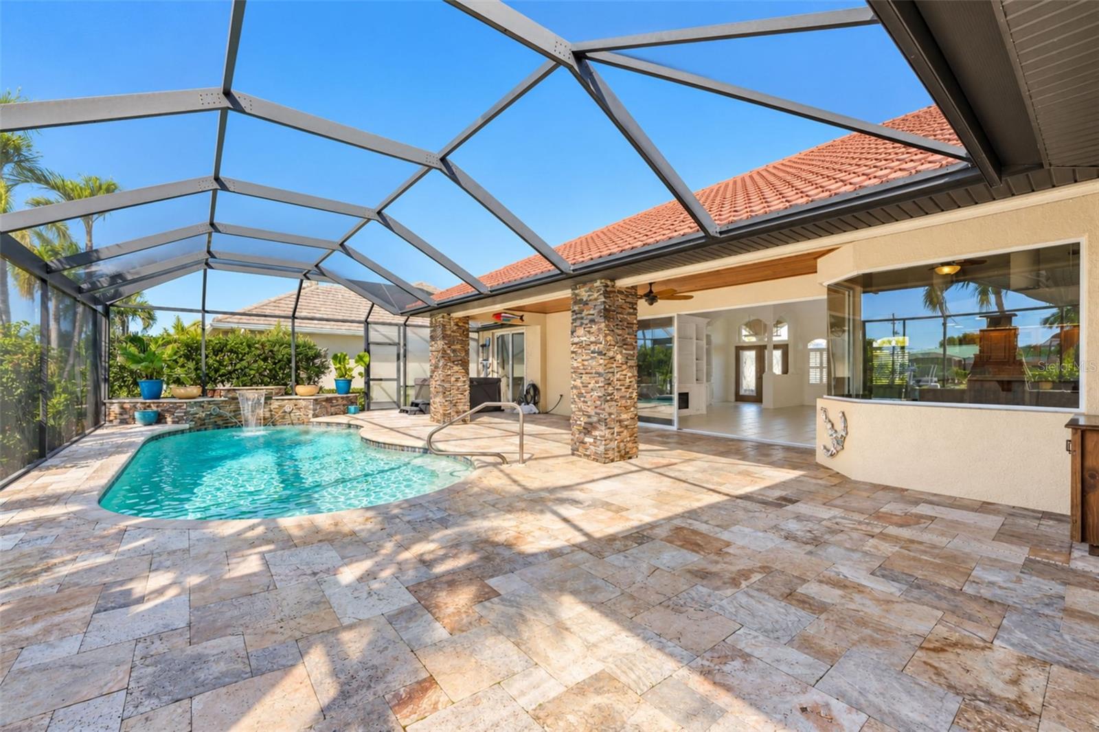 Spacious Lanai