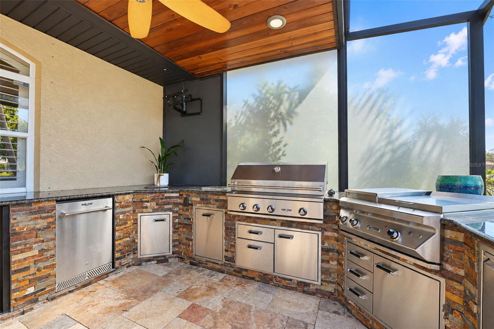 Outdoor kitchen