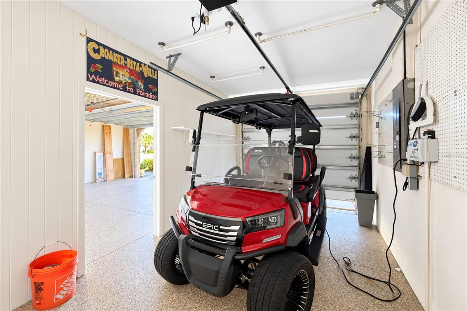 3rd car garage bay