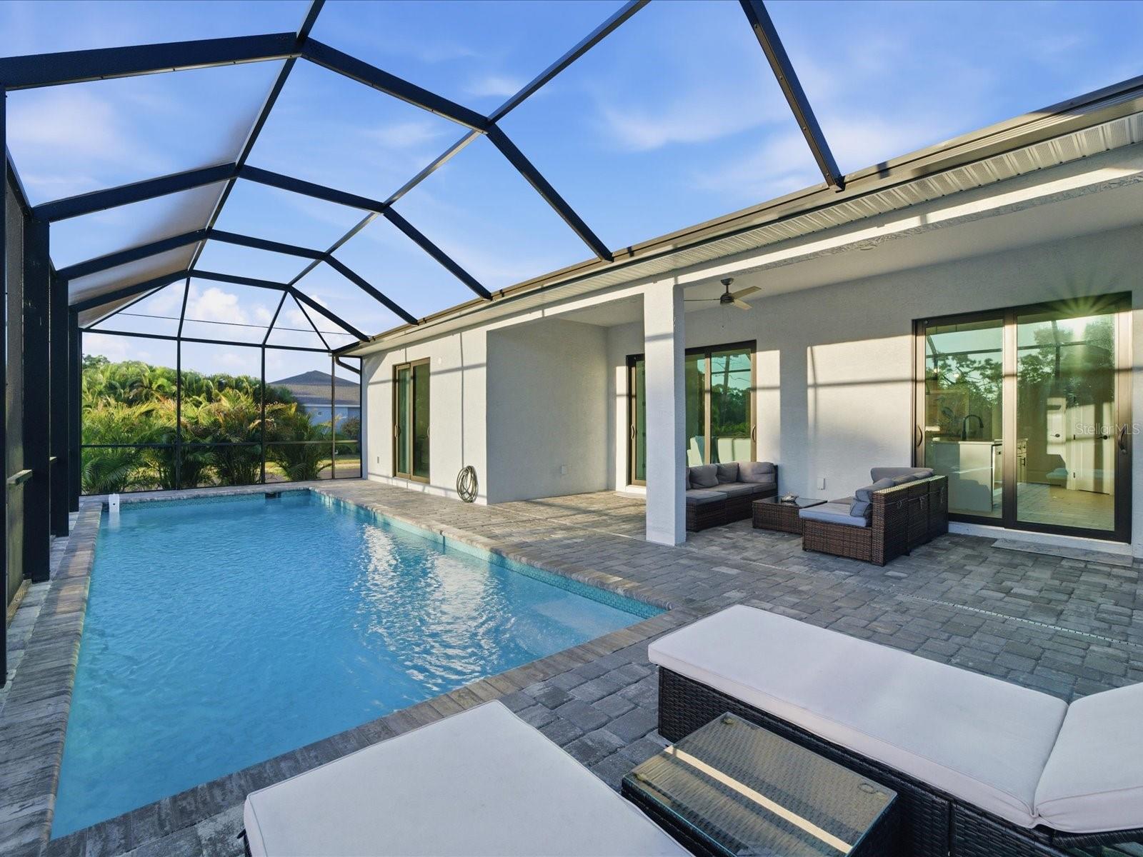 Pool & Lanai area