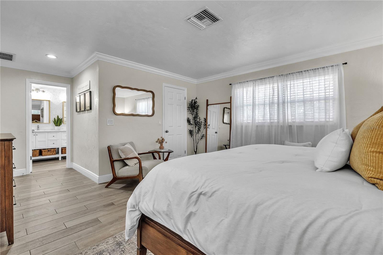 6723 AVENUE C, Sarasota, FL 34231