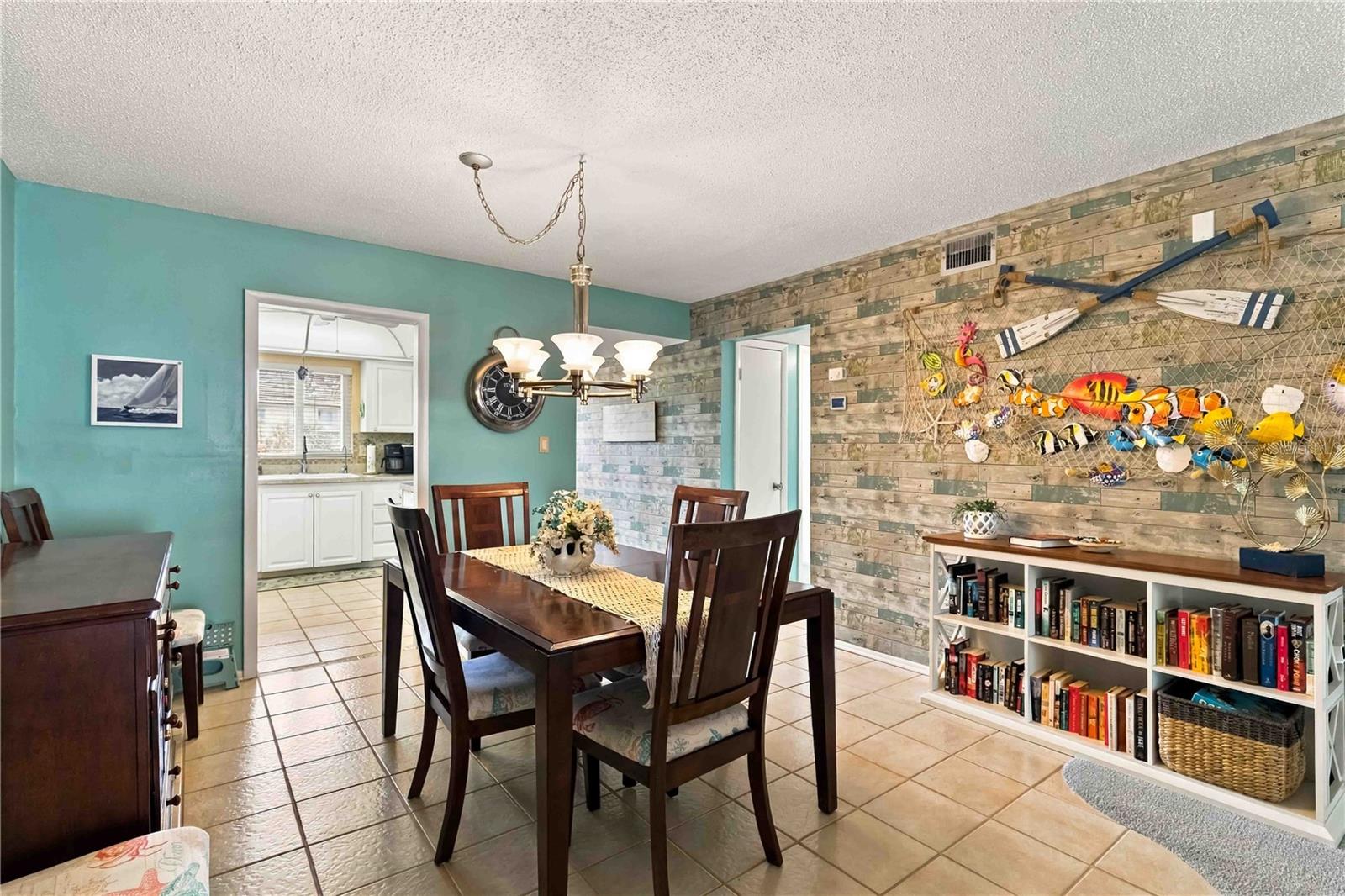 3617 LAKE BAYSHORE DRIVE, #401, Bradenton, FL 34205