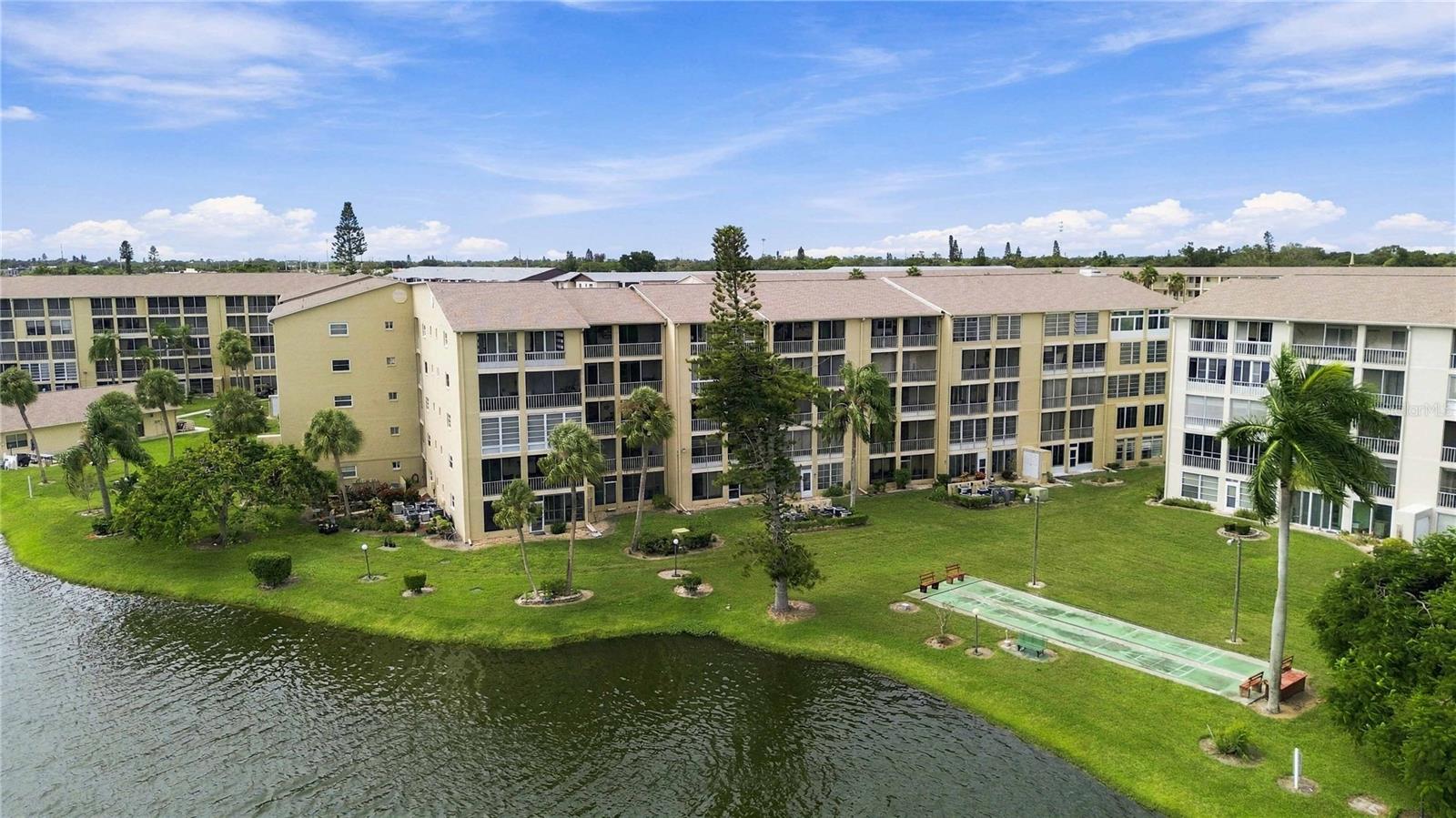 3617 LAKE BAYSHORE DRIVE, #401, Bradenton, FL 34205