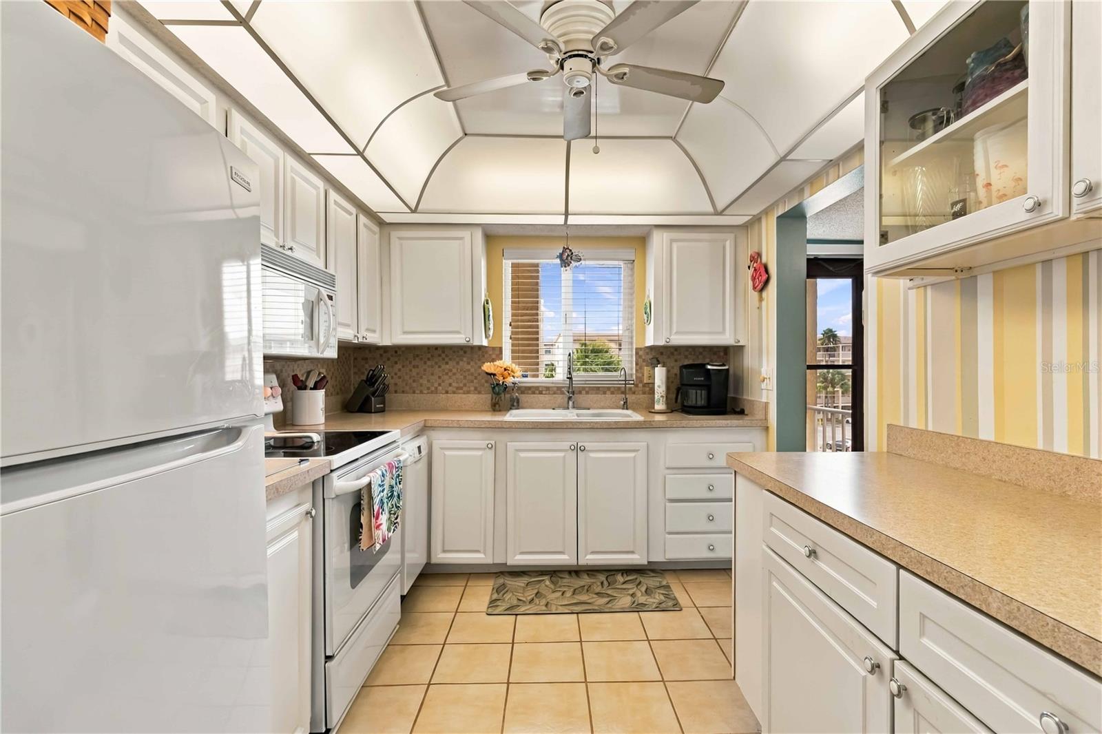 3617 LAKE BAYSHORE DRIVE, #401, Bradenton, FL 34205