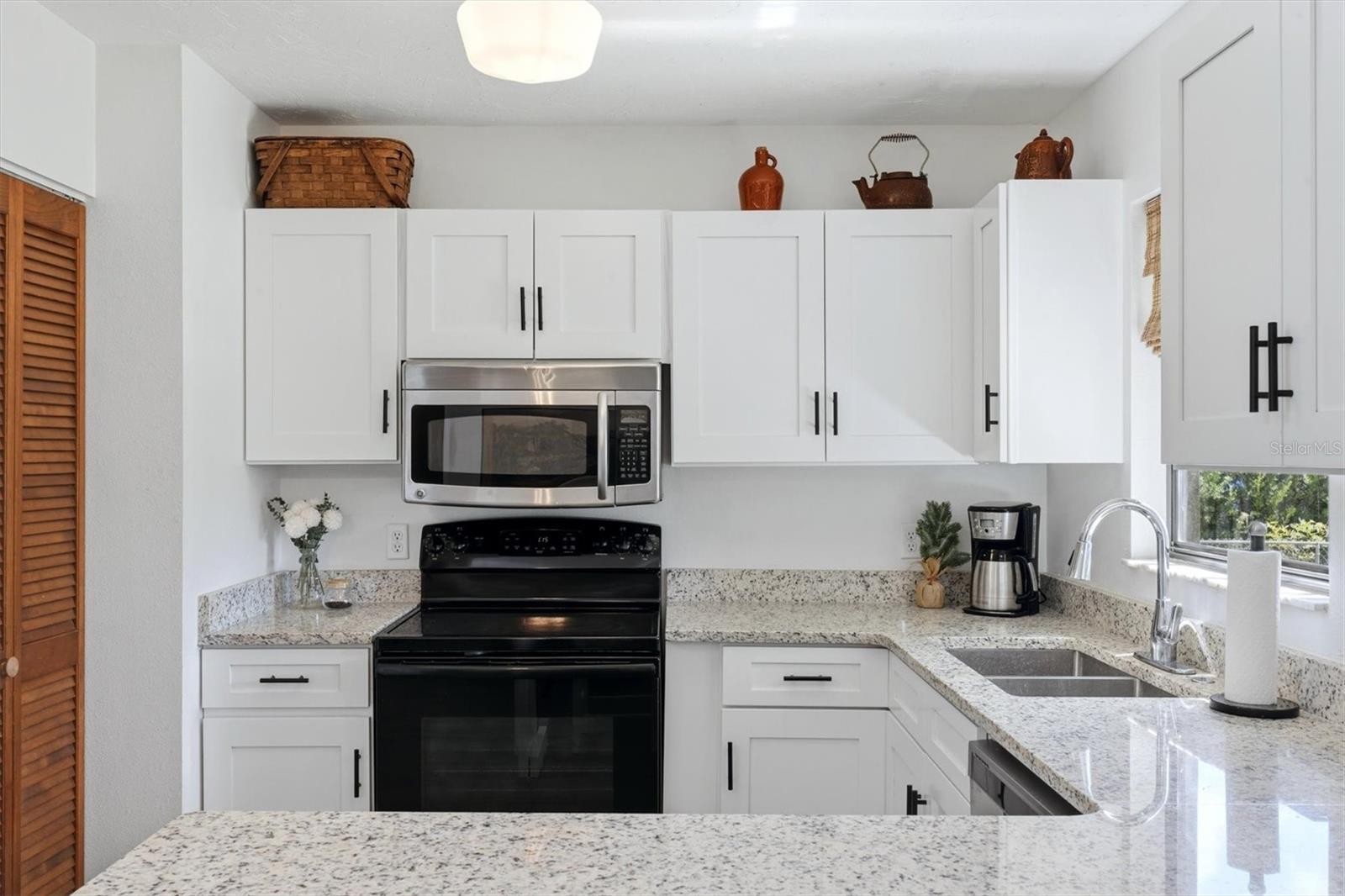 27 MARK TWAIN LANE, Rotonda West, FL 33947