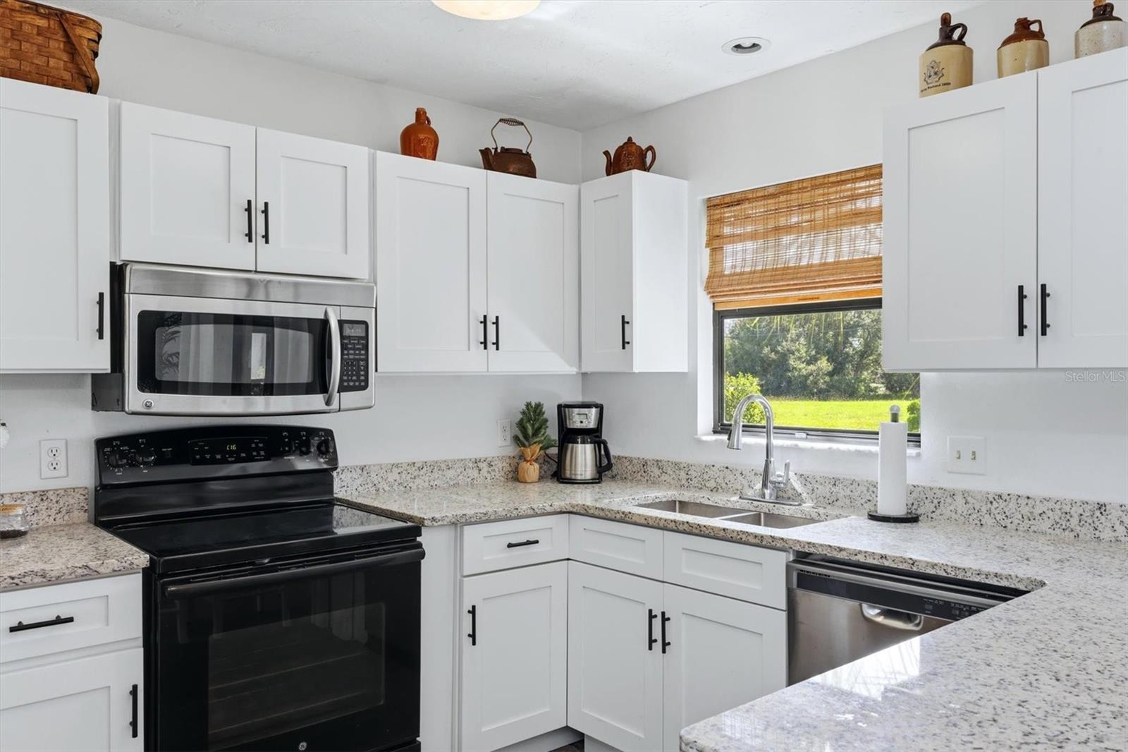 27 MARK TWAIN LANE, Rotonda West, FL 33947