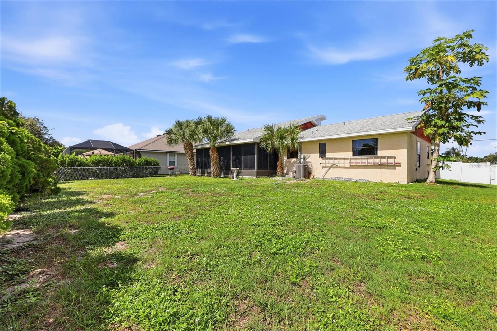 27 MARK TWAIN LANE, Rotonda West, FL 33947