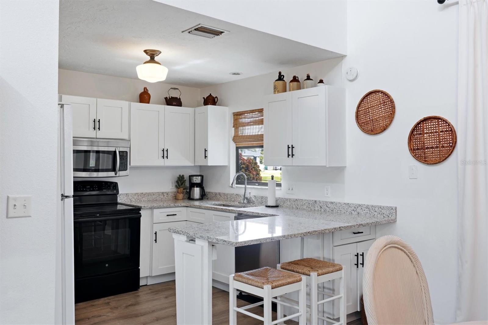 27 MARK TWAIN LANE, Rotonda West, FL 33947