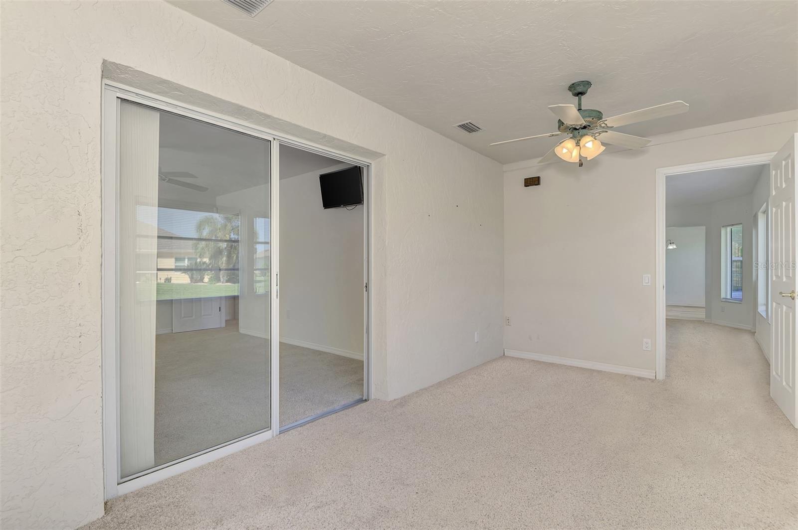 Bonus Room Ceiling Fan and Private
