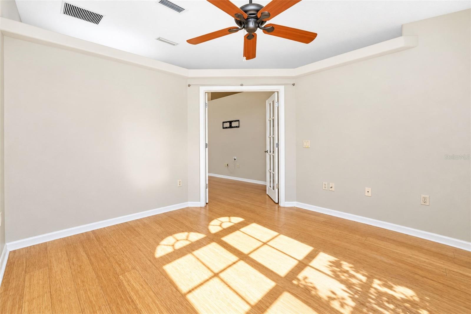 Den/Flex Room
