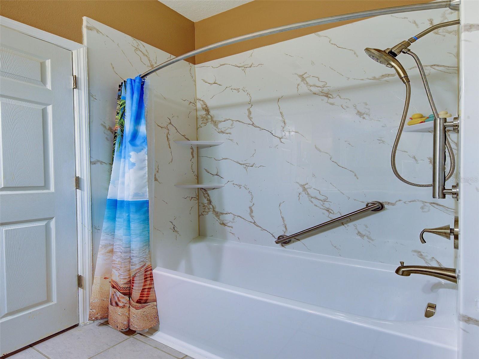 New deep soaker tub - Take me away....