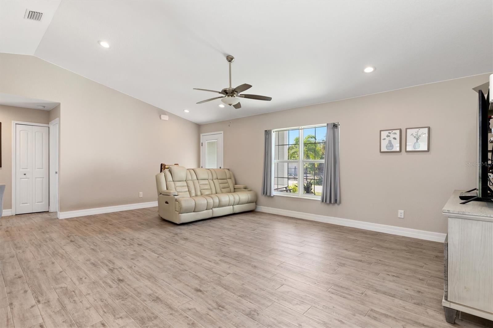 14142 HOPEWELL AVENUE, Port Charlotte, FL 33981