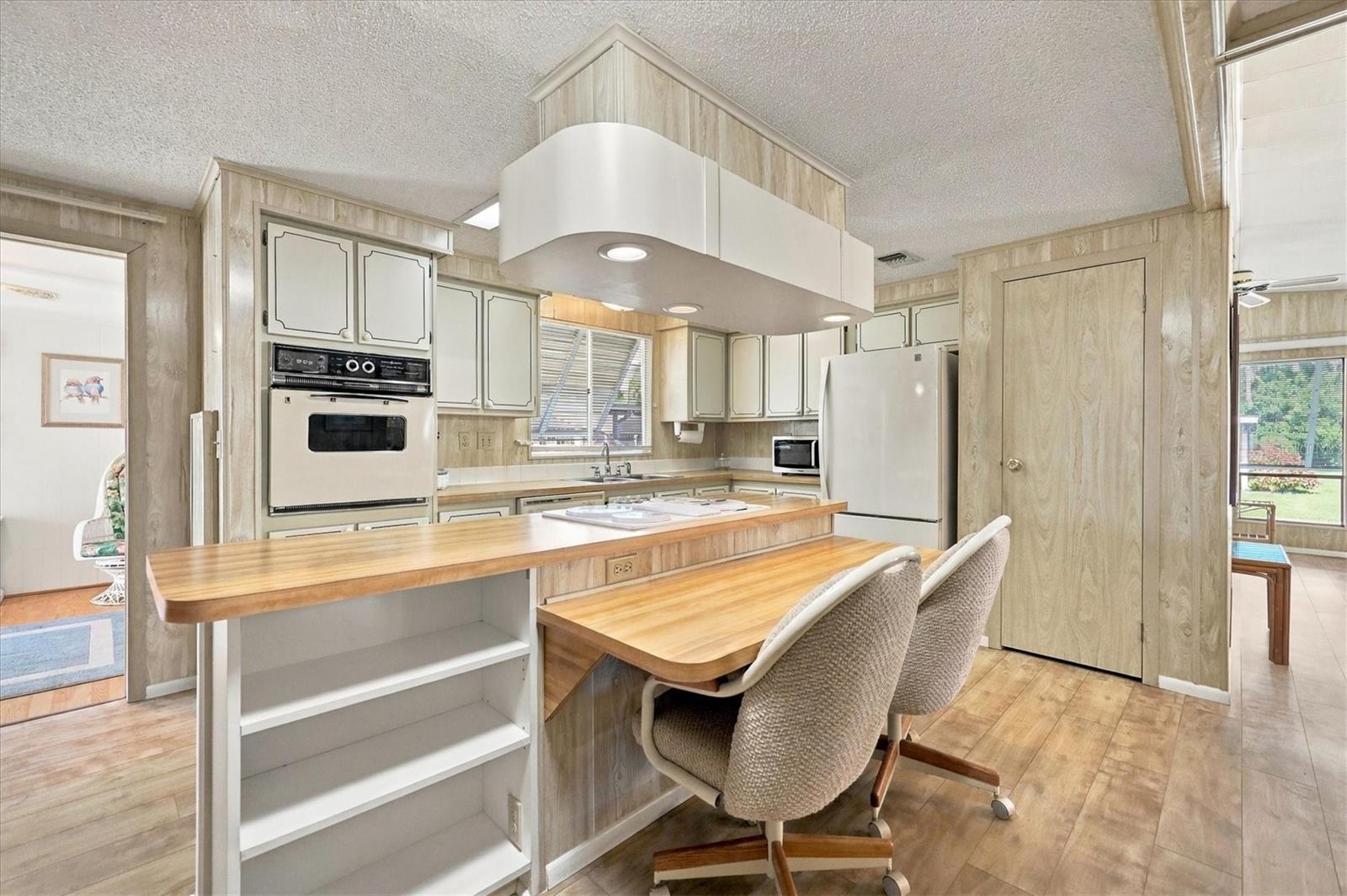 Breakfast bar in kitchen