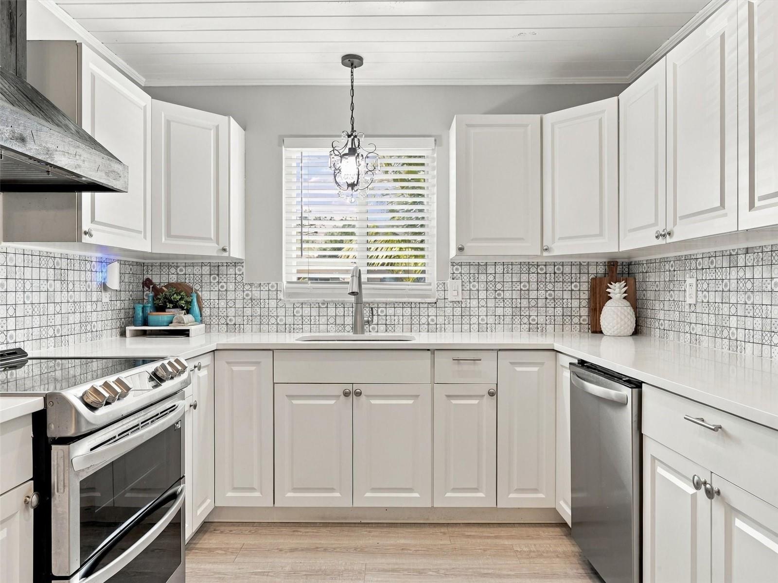 2020 KEYWAY DRIVE, Englewood, FL 34223