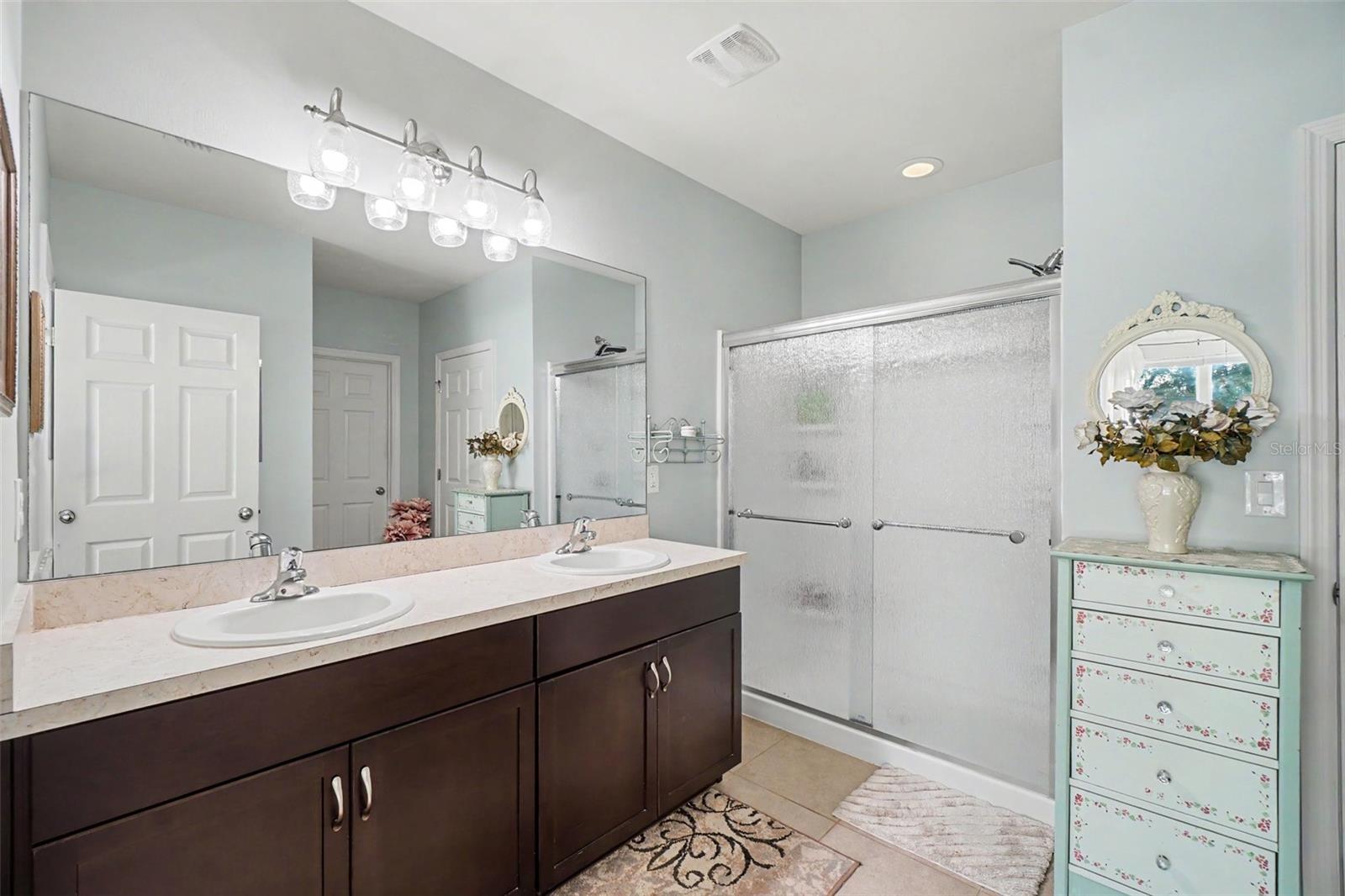En Suite Double Vanity
