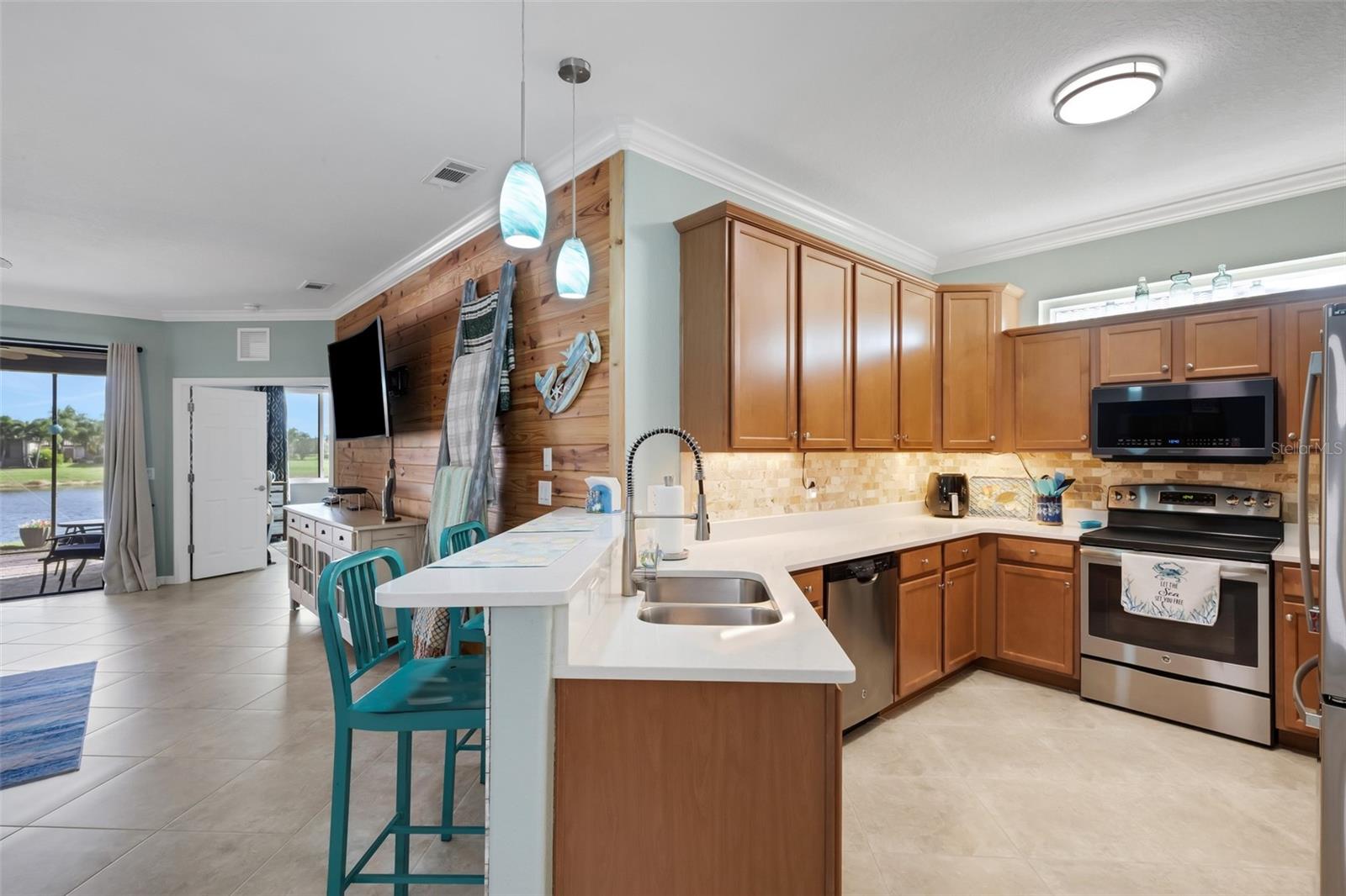6683 WILLOWSHIRE WAY, Bradenton, FL 34212