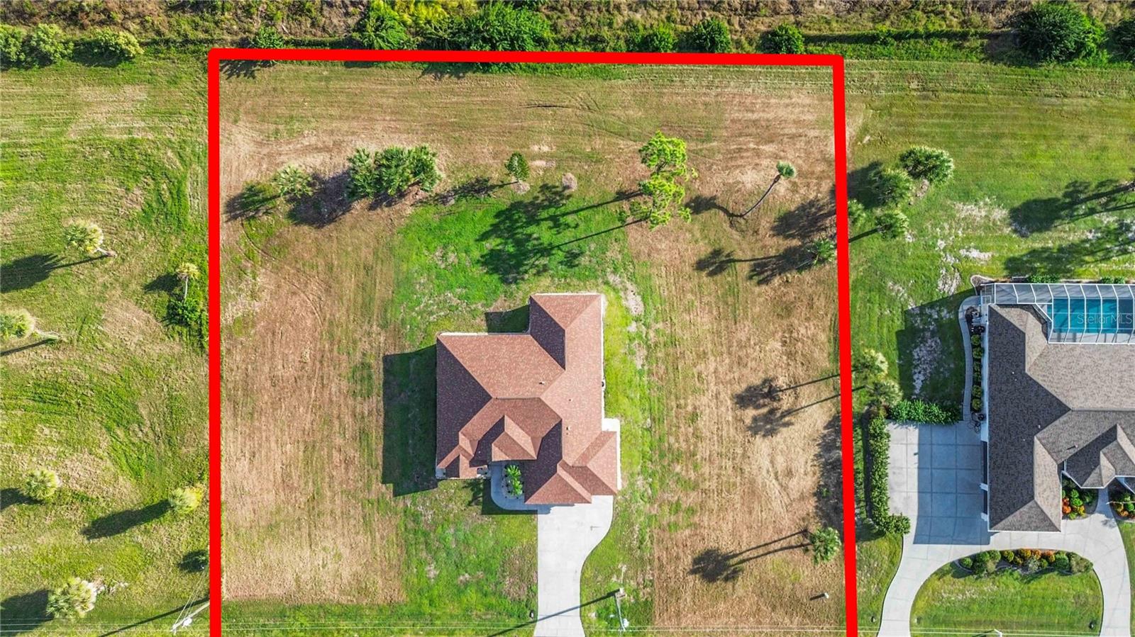 Aerial view with approximate lot lines outlined