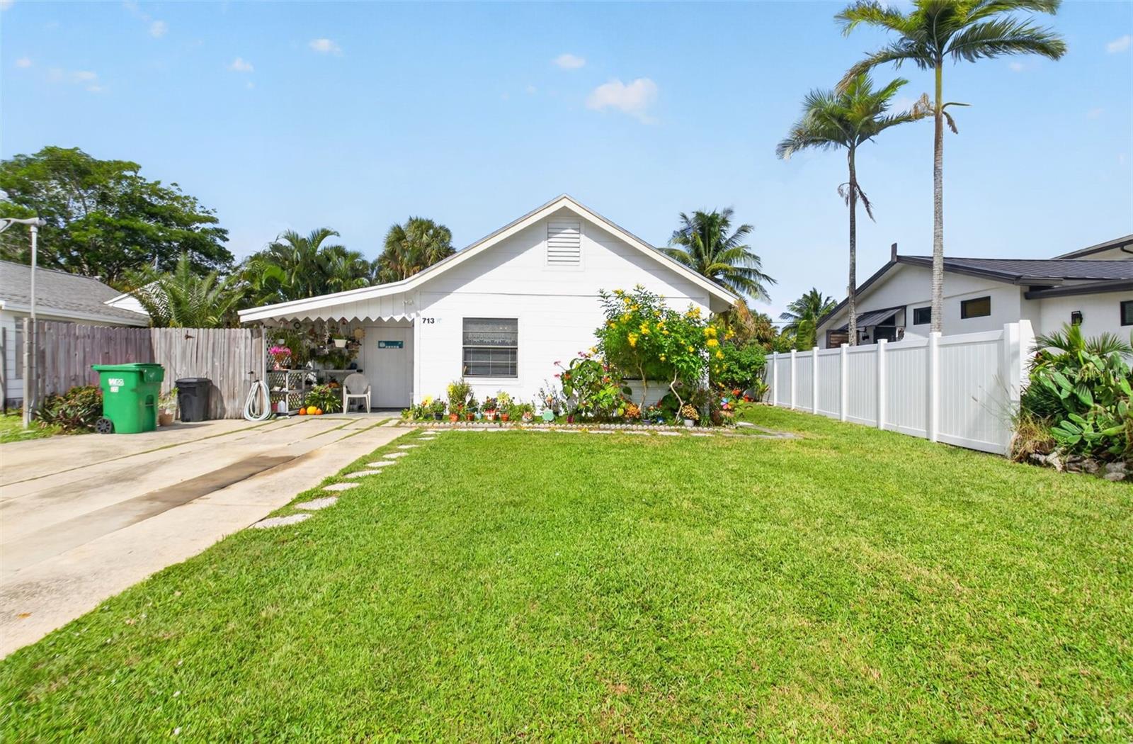713 S LAKE AVENUE, Delray Beach, FL 33483 713 S LAKE AVENUE, Delray Beach, FL 33483