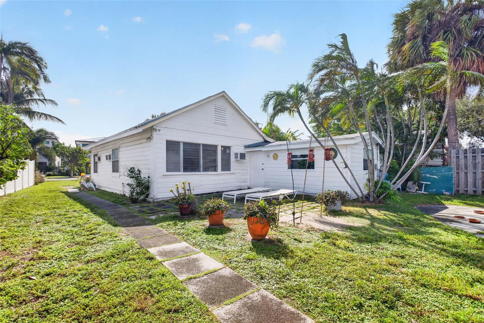 713 S LAKE AVENUE, Delray Beach, FL 33483
