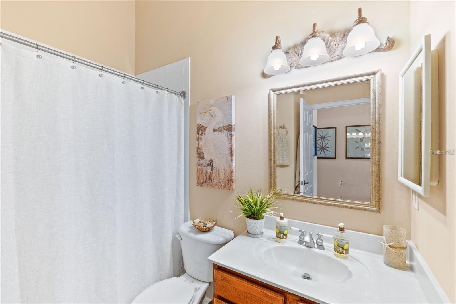 2nd flr full bath