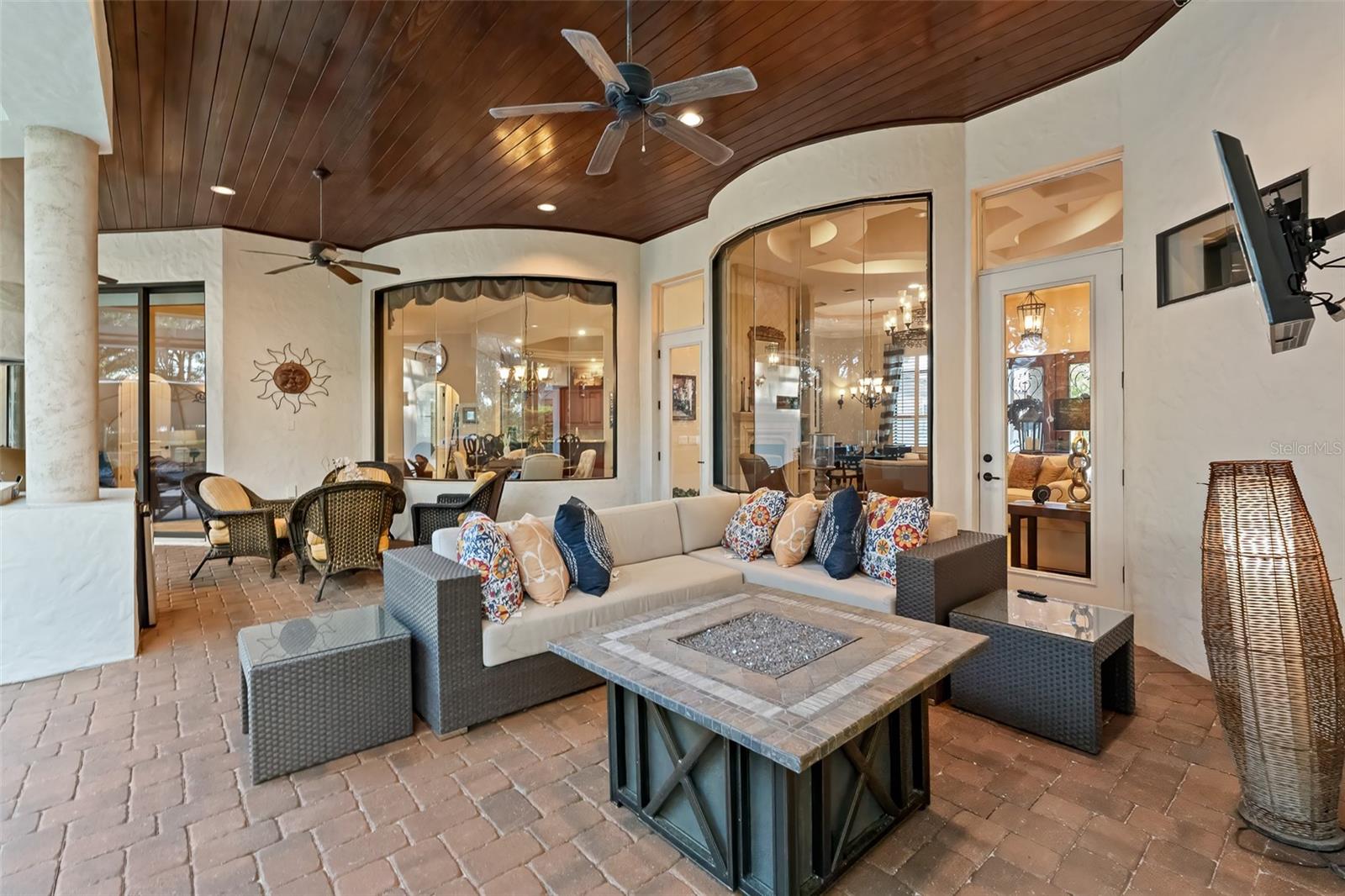 Pool/Lanai