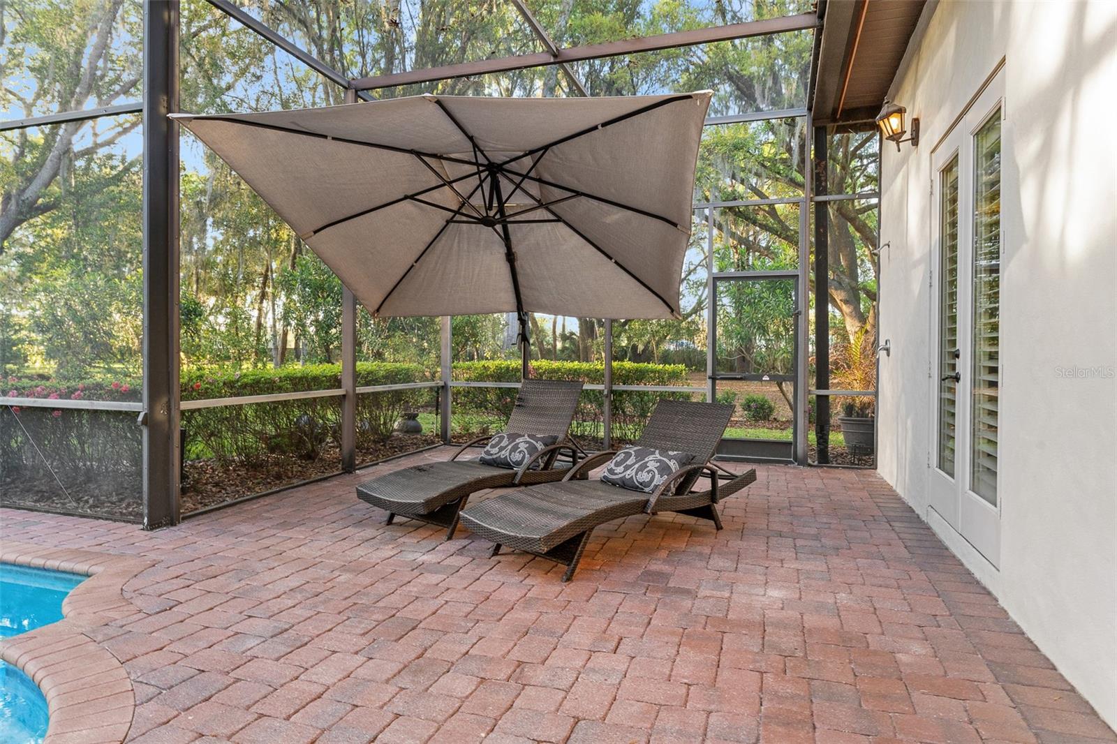 Pool/Lanai