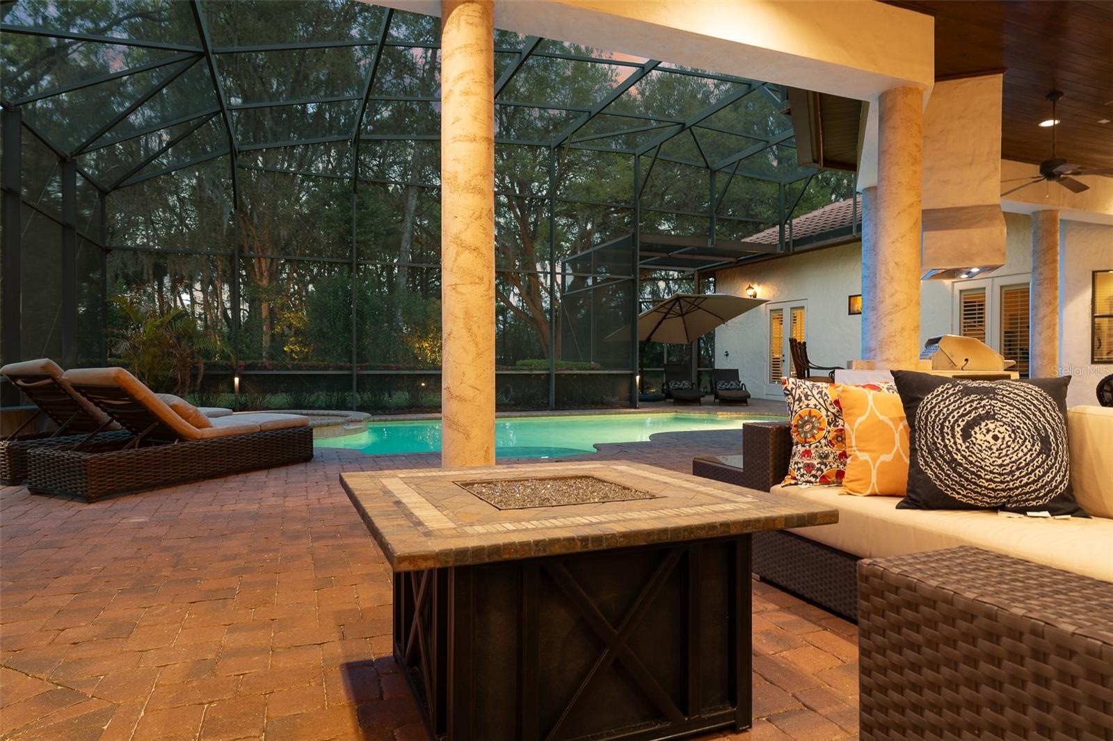 Twilight Pool/Lanai
