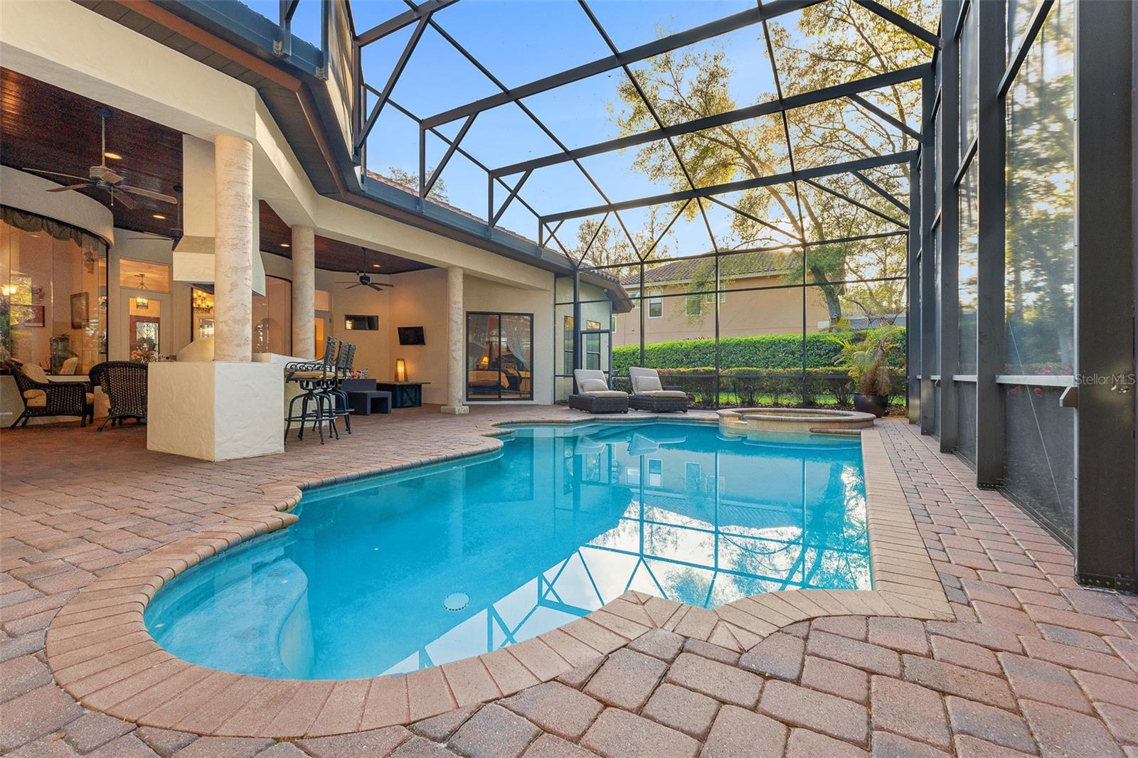 Pool/Lanai