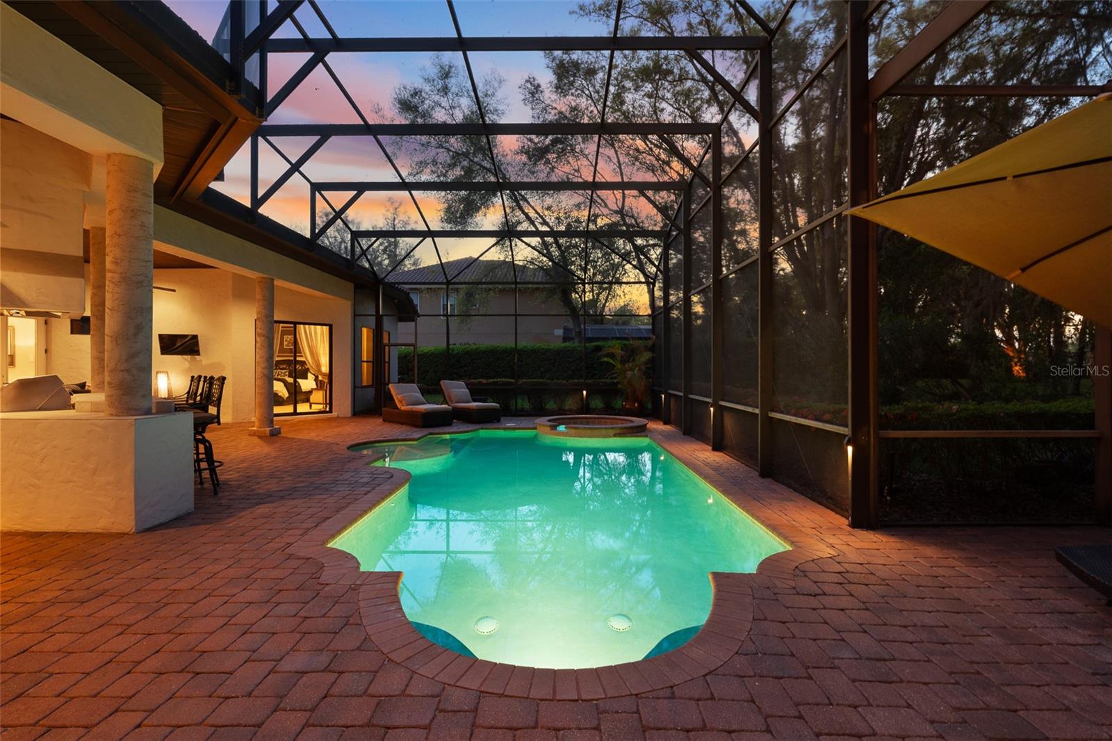 Twilight Pool/Lanai