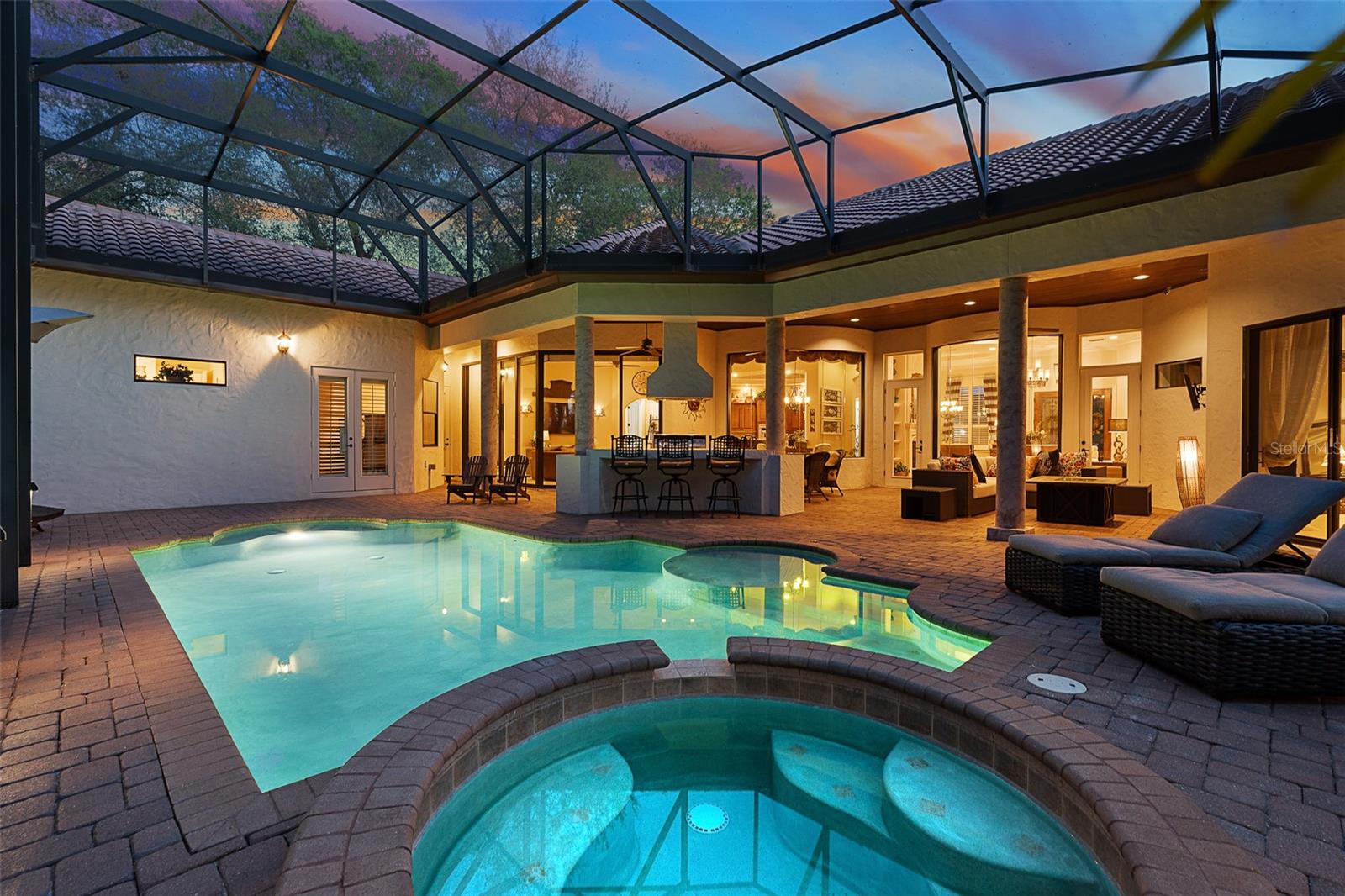 Twilight Pool/Lanai