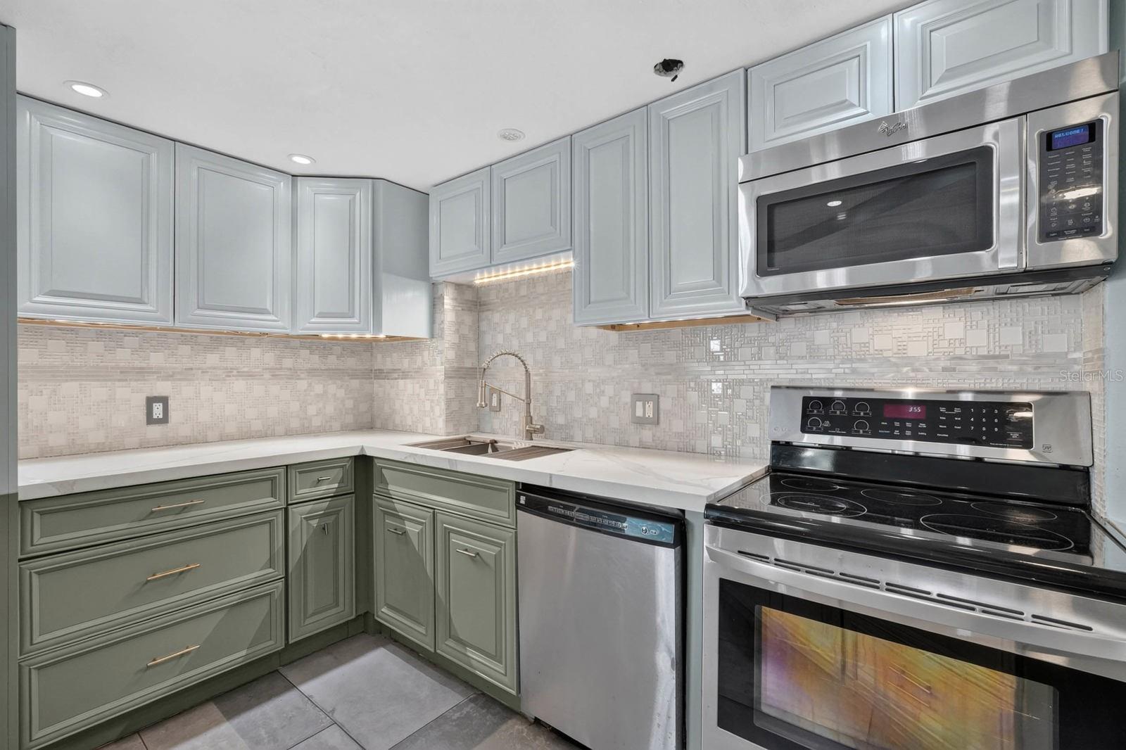 935 N HALIFAX AVENUE, #406, Daytona Beach, FL 32118