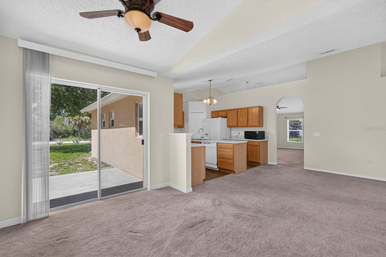 dinette looking towards kitchen