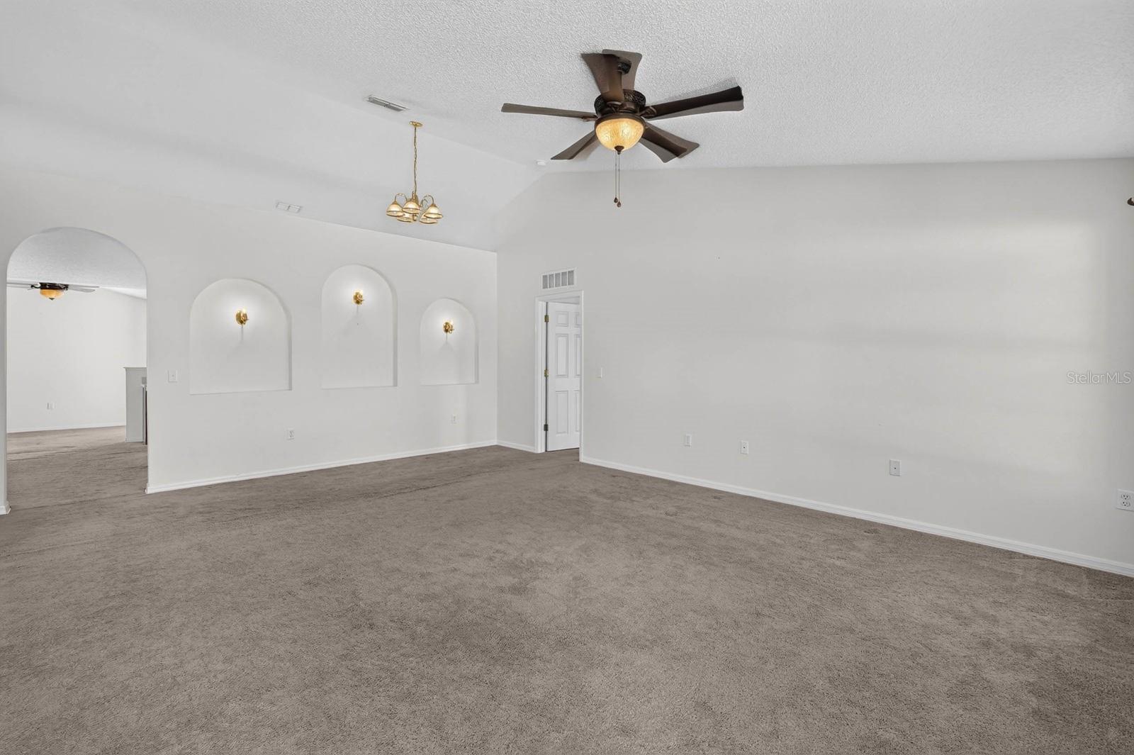 Front Living room/dining room