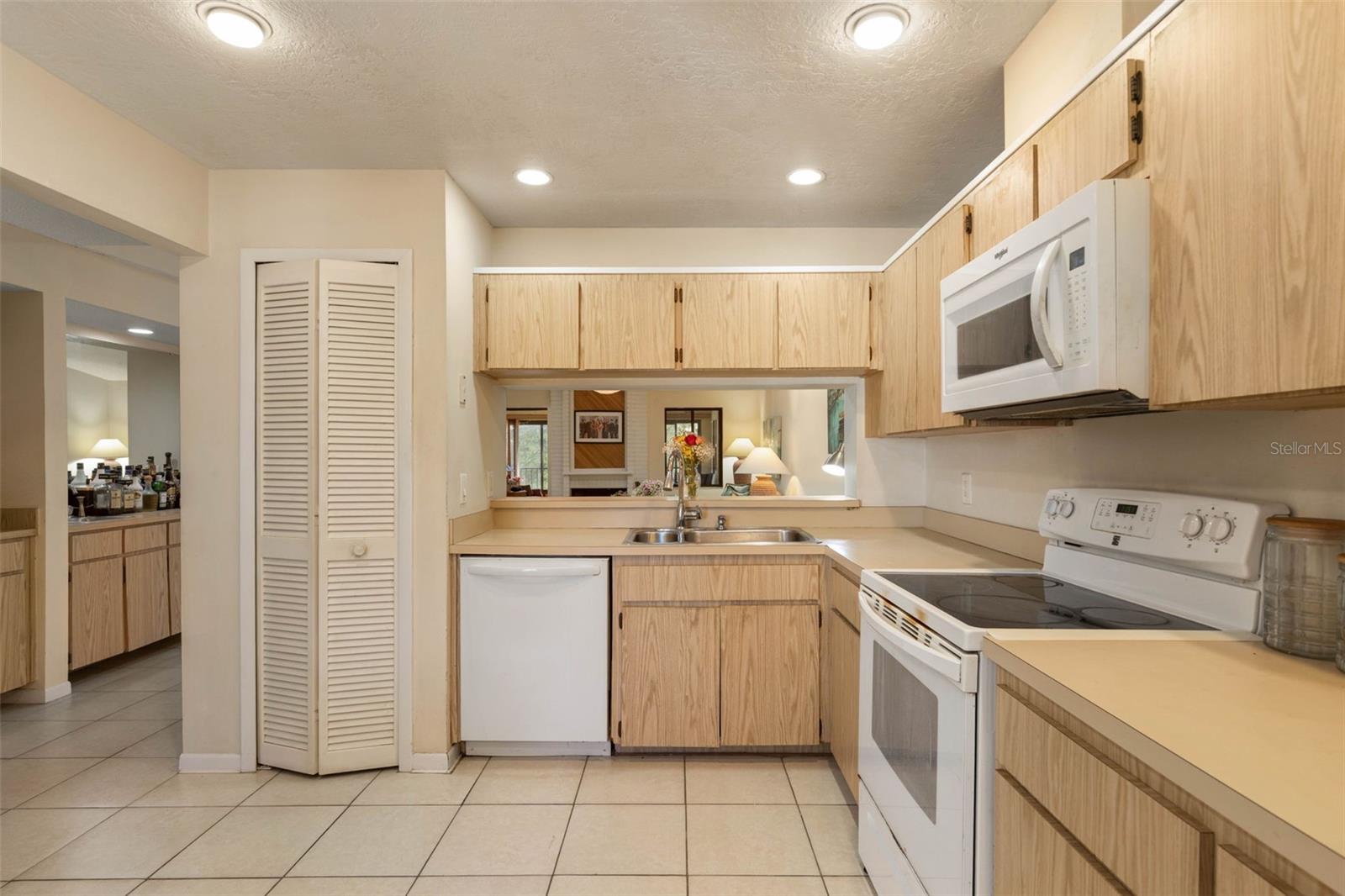 1 TOMOKA OAKS BOULEVARD, #138, Ormond Beach, FL 32174