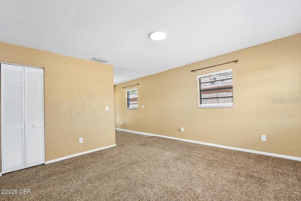 1324 GRANADA AVENUE, Daytona Beach, FL 32117